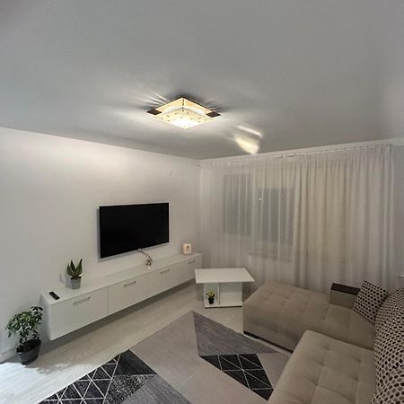 Apartament Central Рымнику-Вылча Экстерьер фото