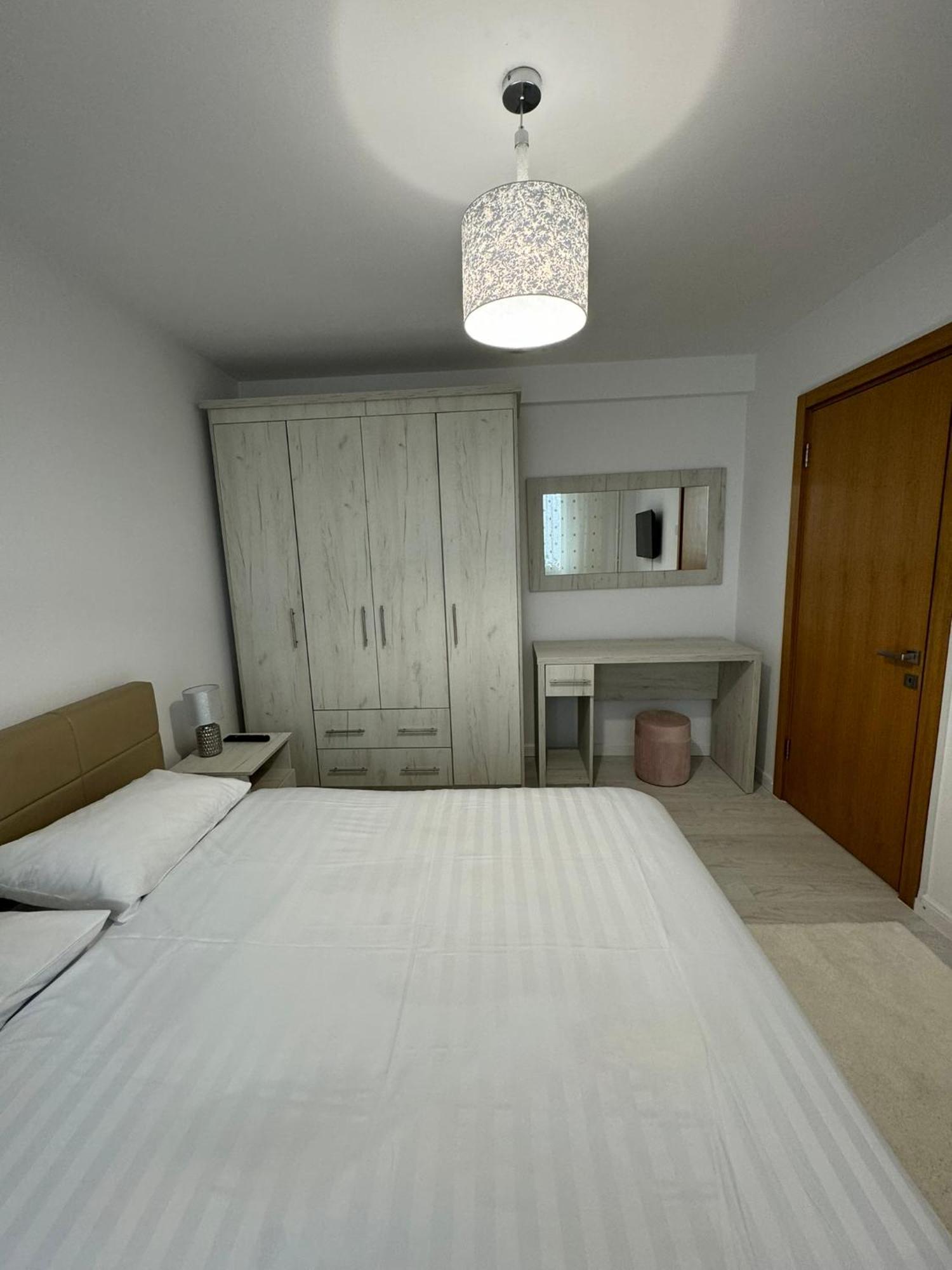 Apartament Central Рымнику-Вылча Экстерьер фото