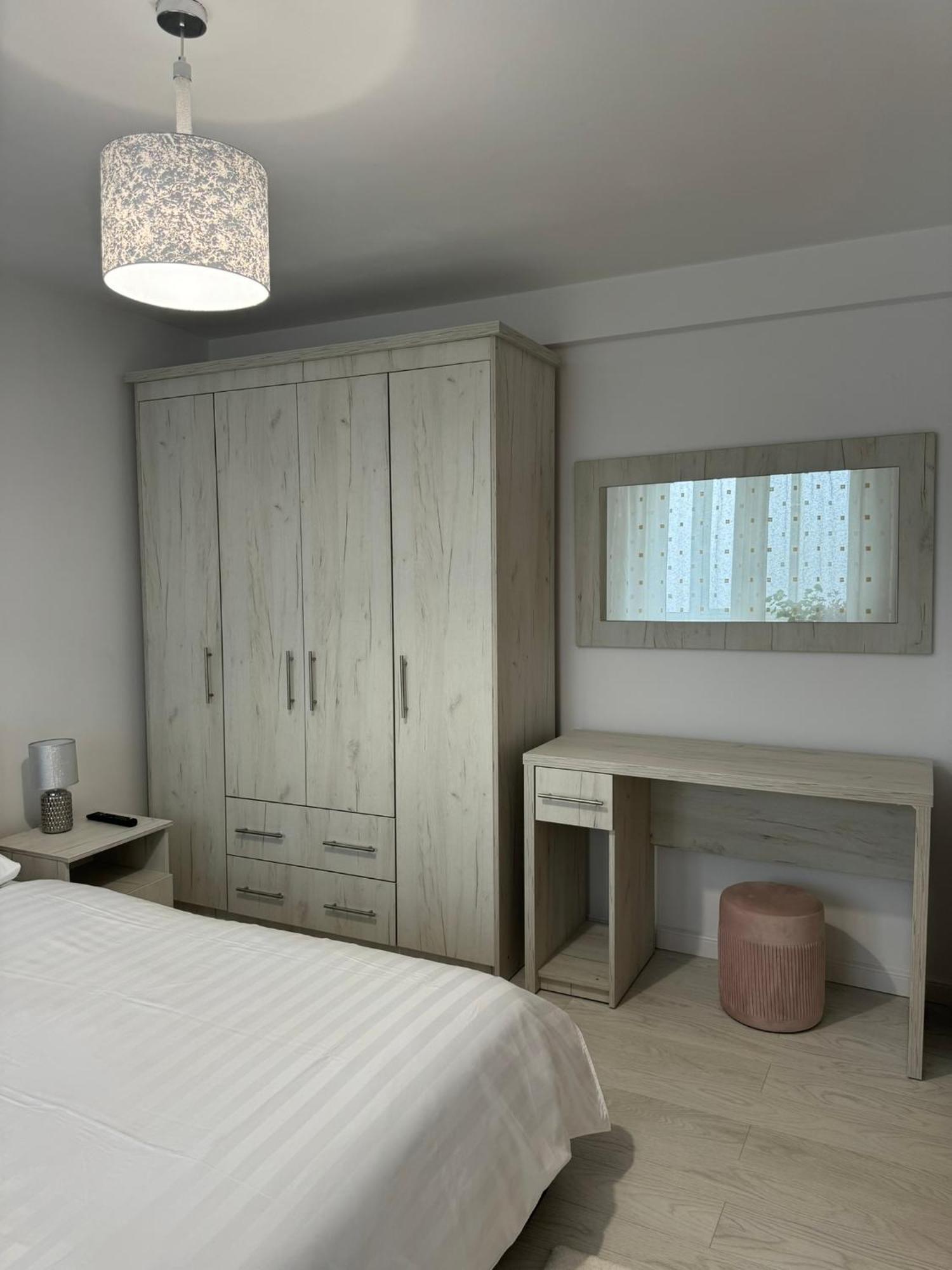 Apartament Central Рымнику-Вылча Экстерьер фото