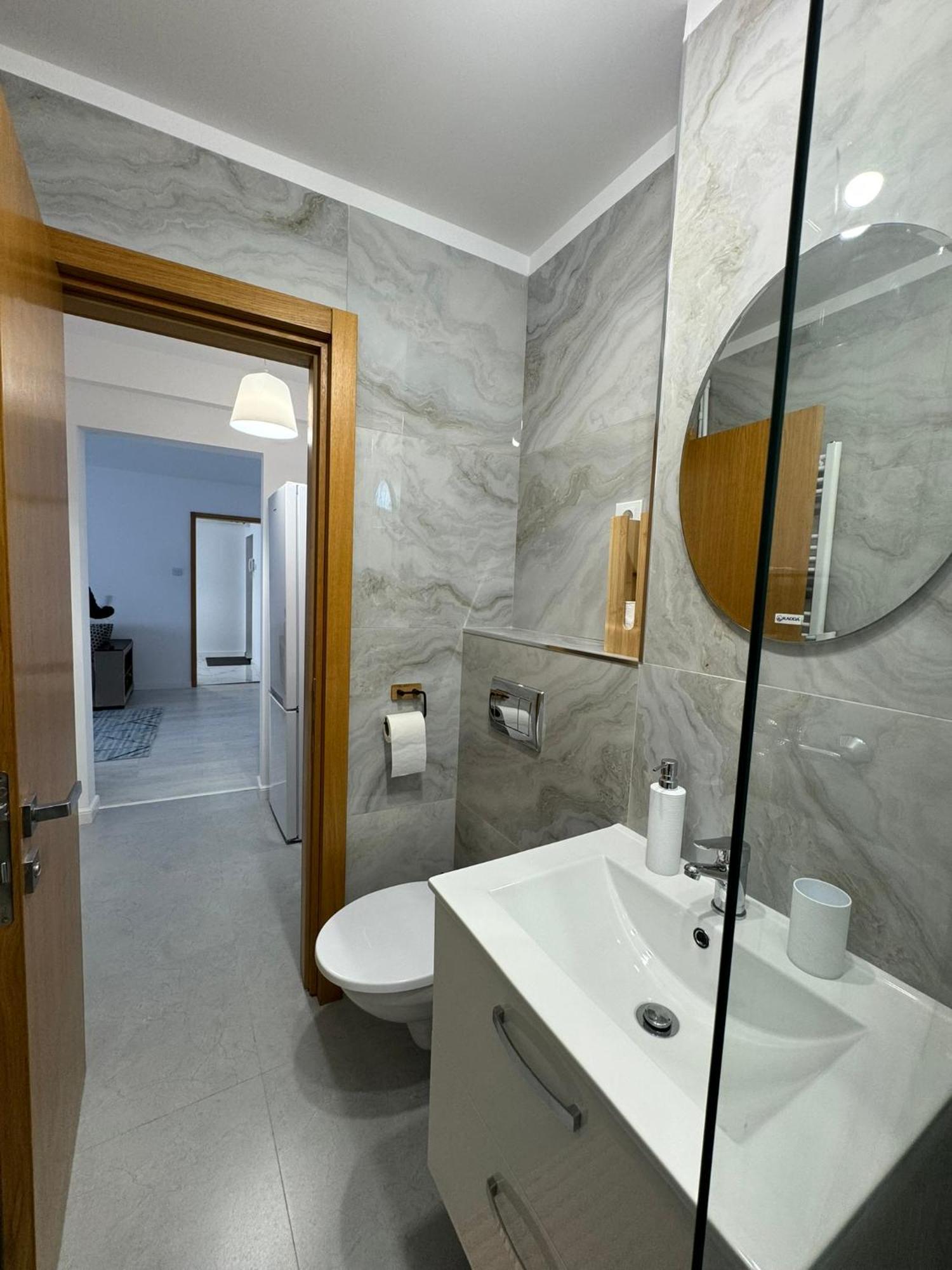 Apartament Central Рымнику-Вылча Экстерьер фото