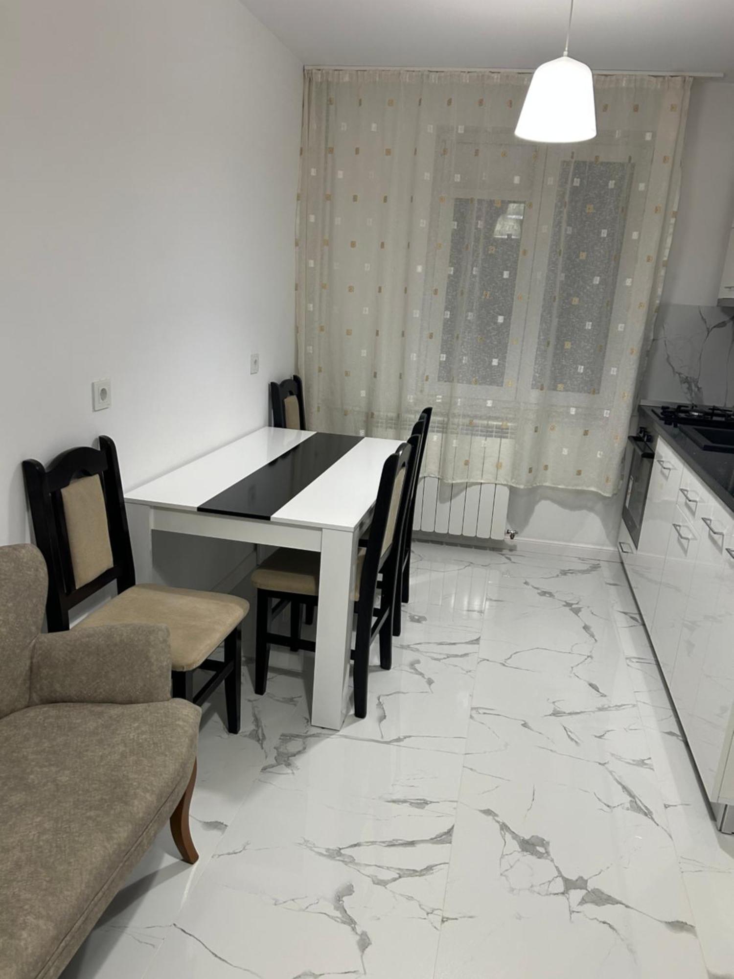 Apartament Central Рымнику-Вылча Экстерьер фото