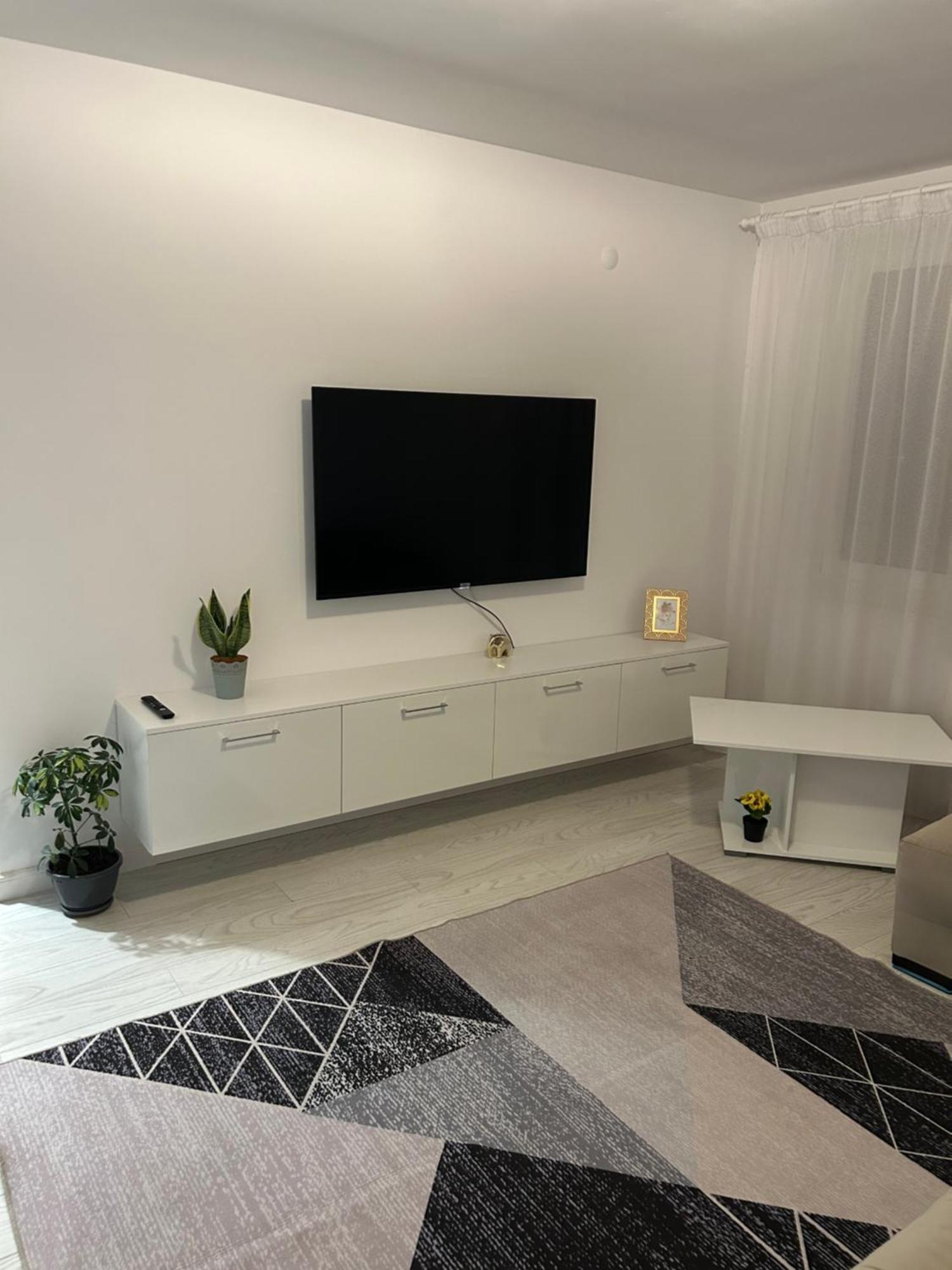 Apartament Central Рымнику-Вылча Экстерьер фото